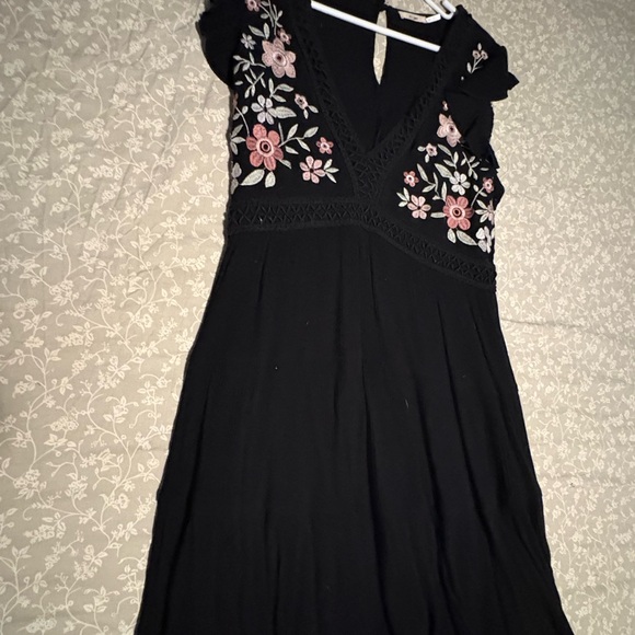 n/a Dresses & Skirts - Black Midi Dress with Pink Floral Embroidery